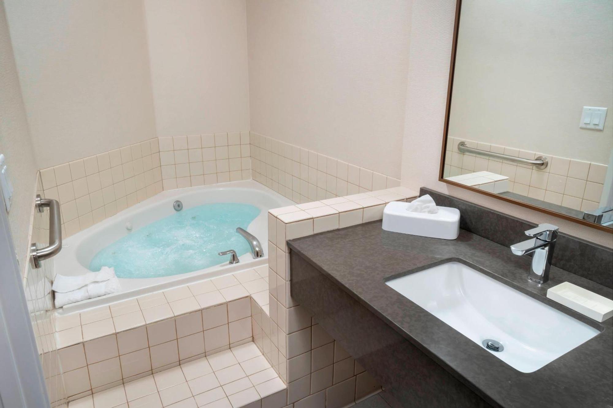 Fairfield Inn & Suites Bend Downtown Bagian luar foto