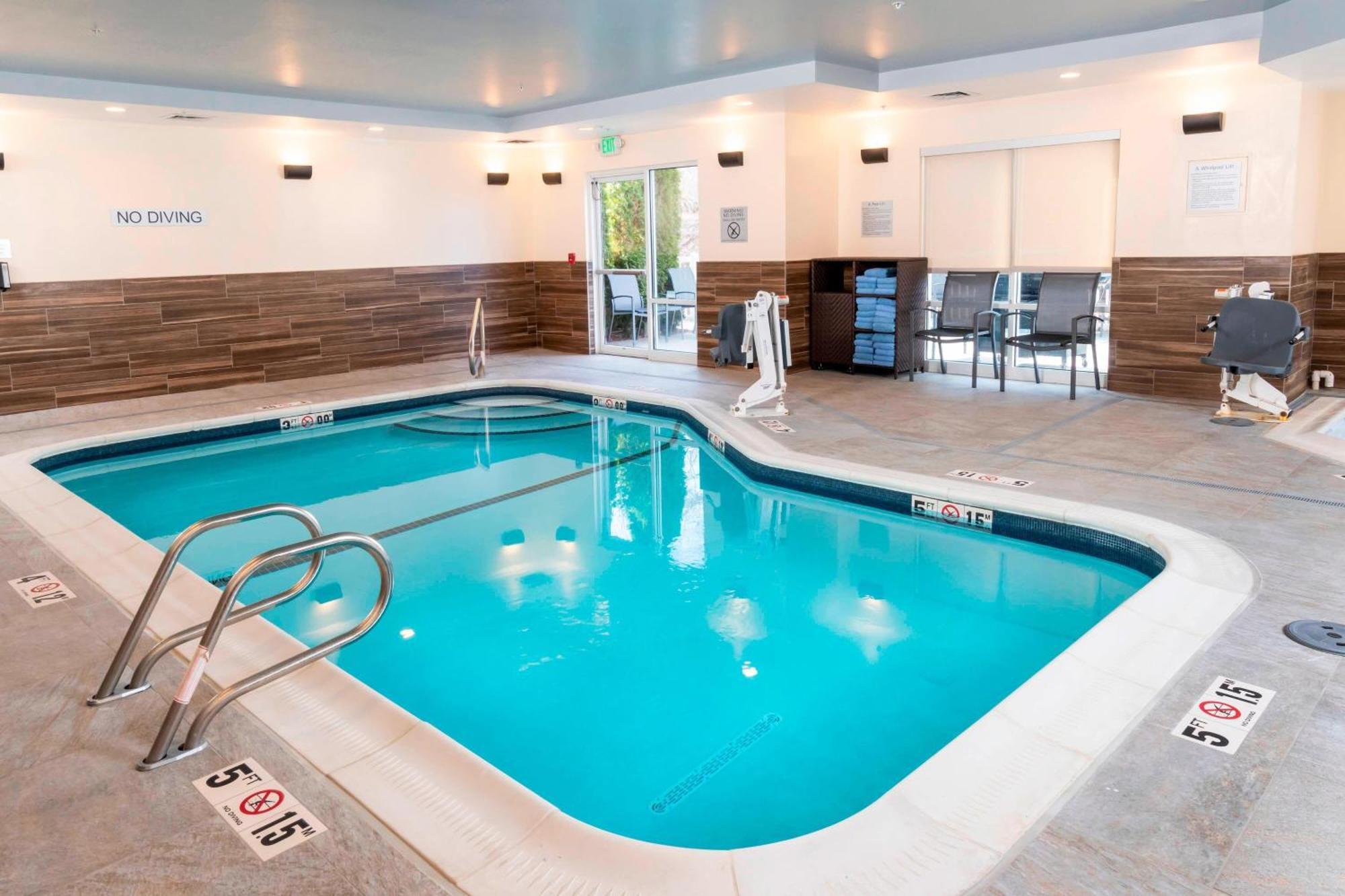 Fairfield Inn & Suites Bend Downtown Bagian luar foto